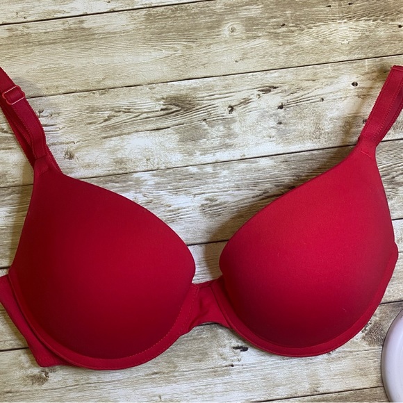 Victoria’s Secret Pink where anywhere red push up bra 32C - Picture 9 of 9